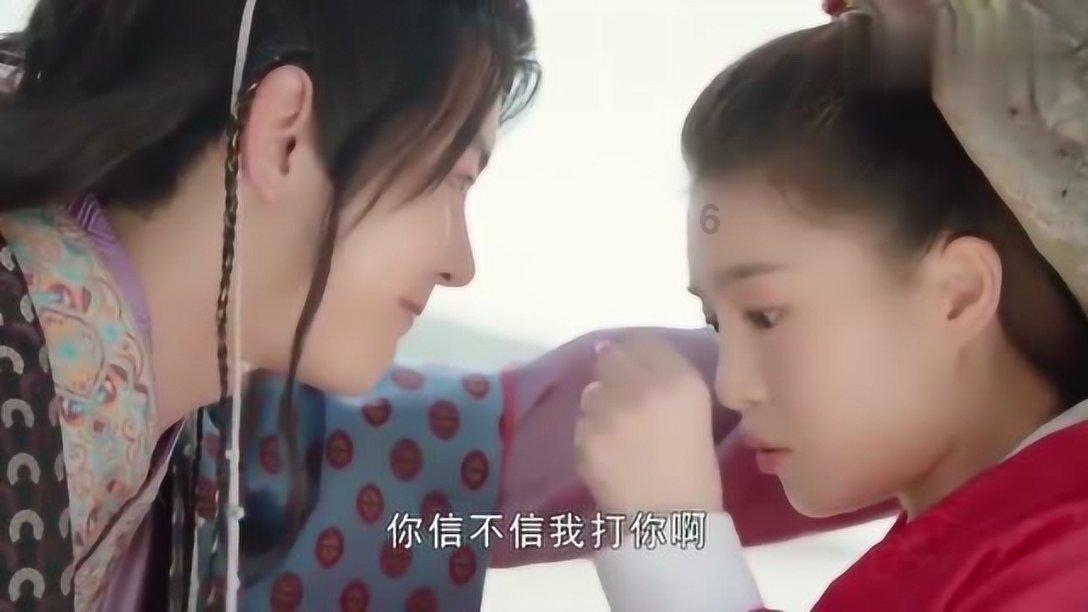 女孩清洁音乐室