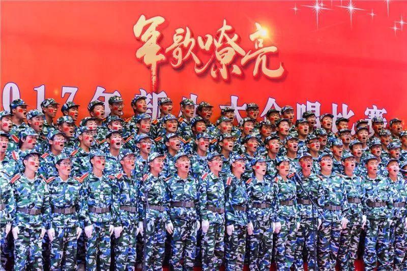 气动式海浪发电装备“华清号”江门新会下水
